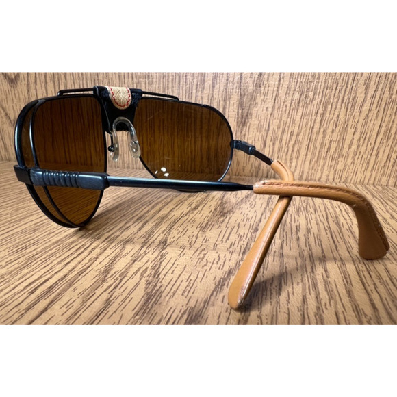 Authentic Vintage SWISS ARMY 4000 Aviator Sunglasses w/ Gradient Lenses - Picture 4 of 7